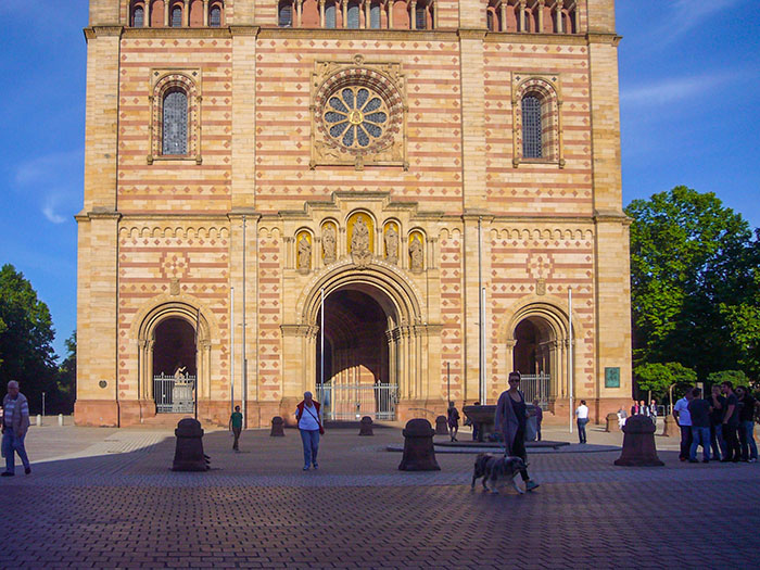 Der Speyerer Dom, zumindest der untere Teil ;)