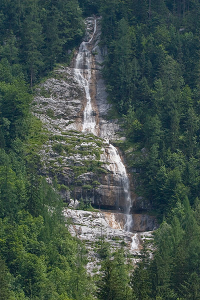 Im Wald da rauscht ein Wasserfall, wenn's nicht mehr rauscht, ist's Wasser all ;-)