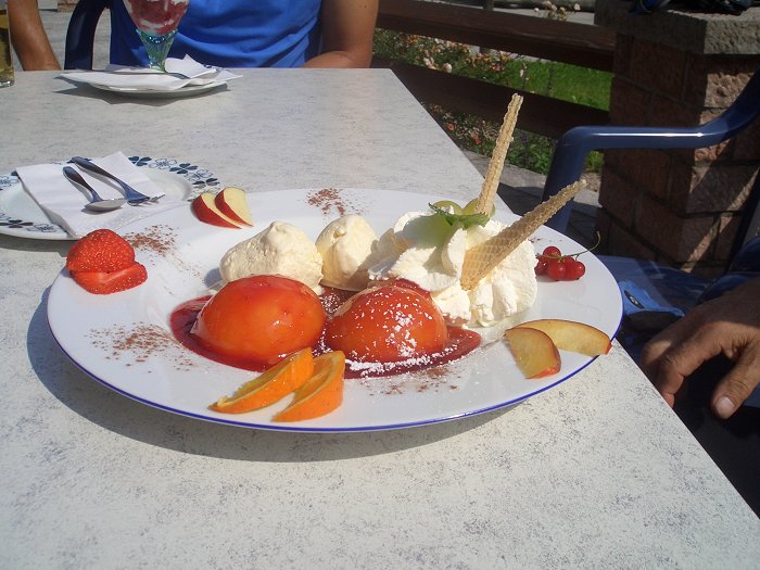 Hanspeter hat sich den Pfirsich Melba redlich verdient