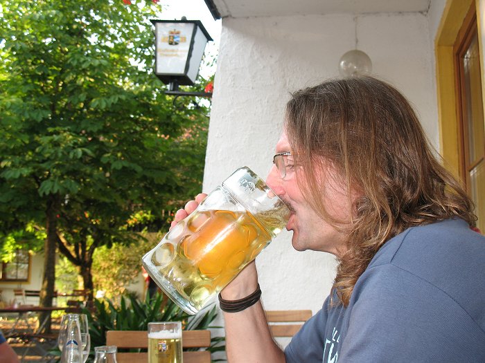 OK, fertig zum Abendtrinken, auch wenn es keiner glaubt, das Bier ist Alkoholfrei