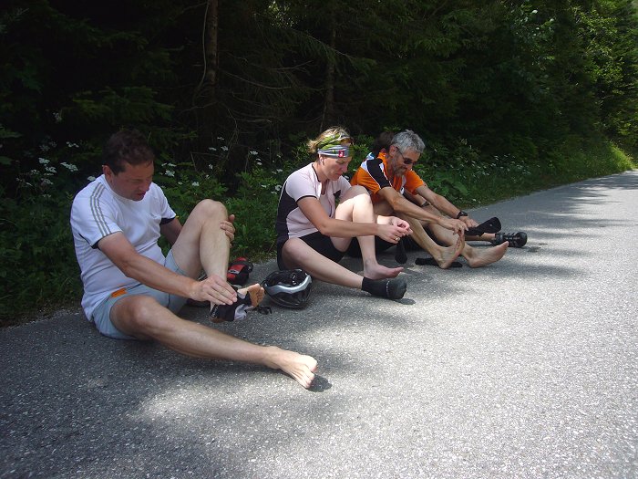 Füße trocknen und wieder besocken