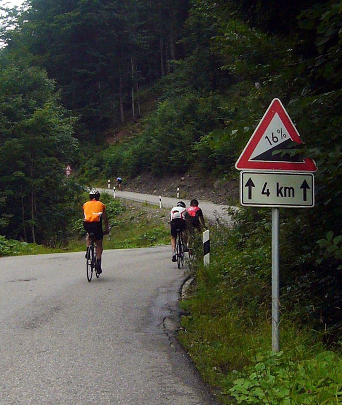 ... nun wird es ernst, es geht zum Riedbergpass hinauf
