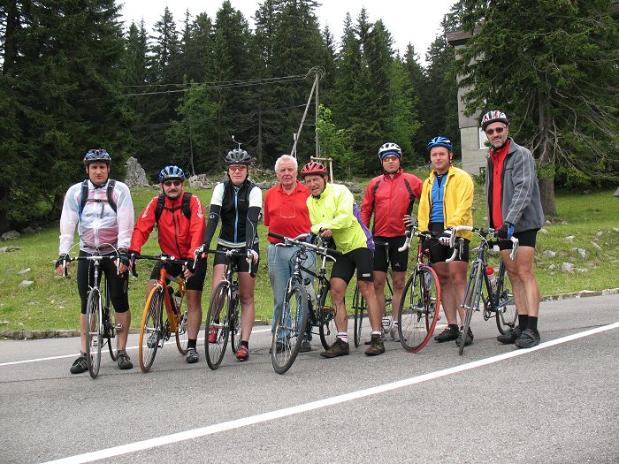 Gruppenfoto am Etappenziel: Holger, Carlo, Silvia, José, Hanspeter, Thorsten, Reinhard, Sepp