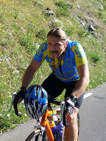 Die rote Krawatte ;-)