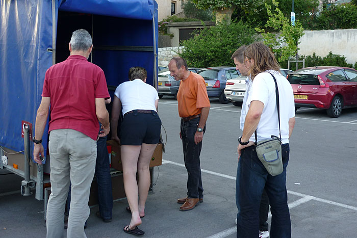 Ausladen der Räder und ...