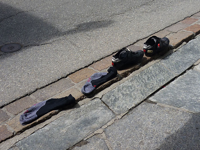 ... und die nasse Fußbekleidung trocknet ...