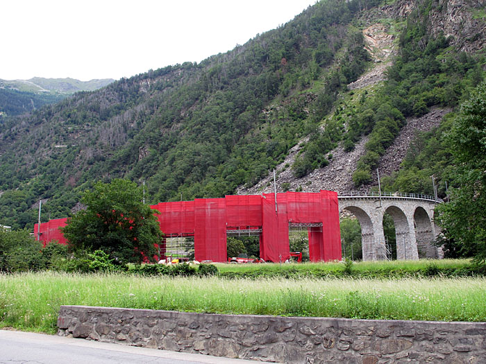 Das berühmte Eisenbahn-Viadukt in Brusis wird gerade renoviert :-(
