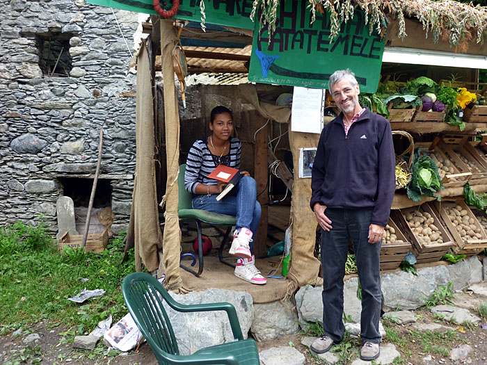 ... während Sepp mit jungem Gemüse schäkert ;-)