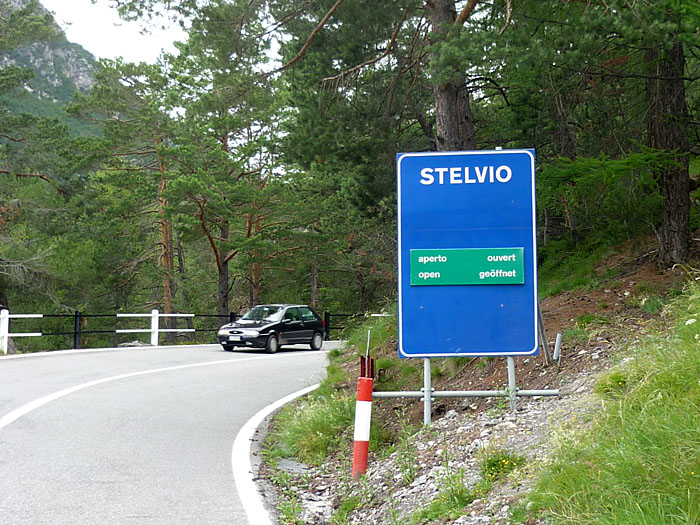 Der Pass hat auf, jetzt müssen wir auch noch hochfahren ;-)