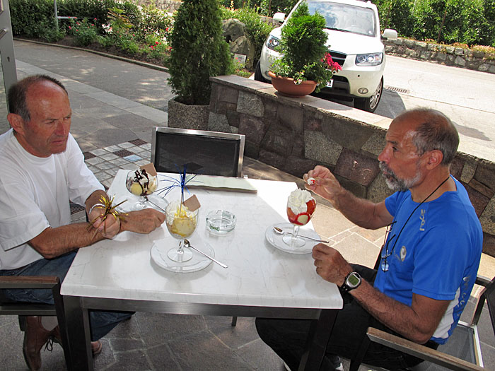 ... gönnen auch wir uns ein Eis