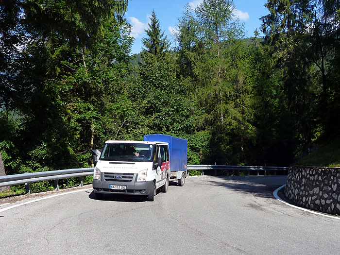 Hanspeter jagt die Radler den Pass hinauf
