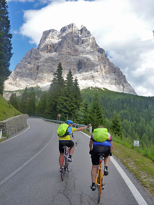 Der Monte Pelmo liegt vor uns