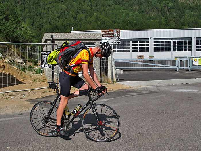 Wir haben ihm noch ein paar Kilo Blei in den Rucksack gepackt, er ist halt jung und braucht das Ge(wicht)ld ;-)