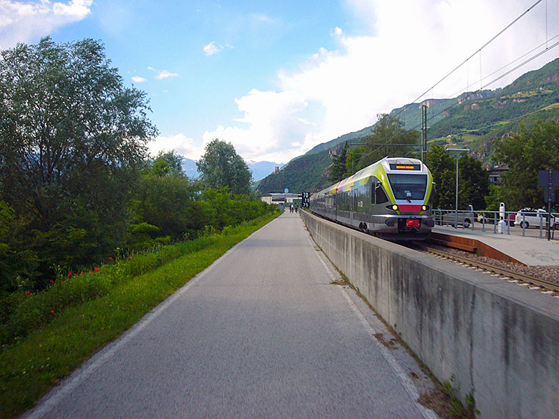 Mit dem Zug hätten wir uns weniger anstrengen müssen ;-)