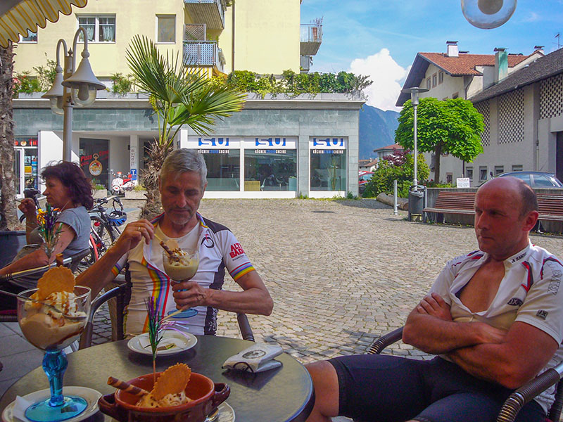 Reini wartet noch auf sein Eis :-(