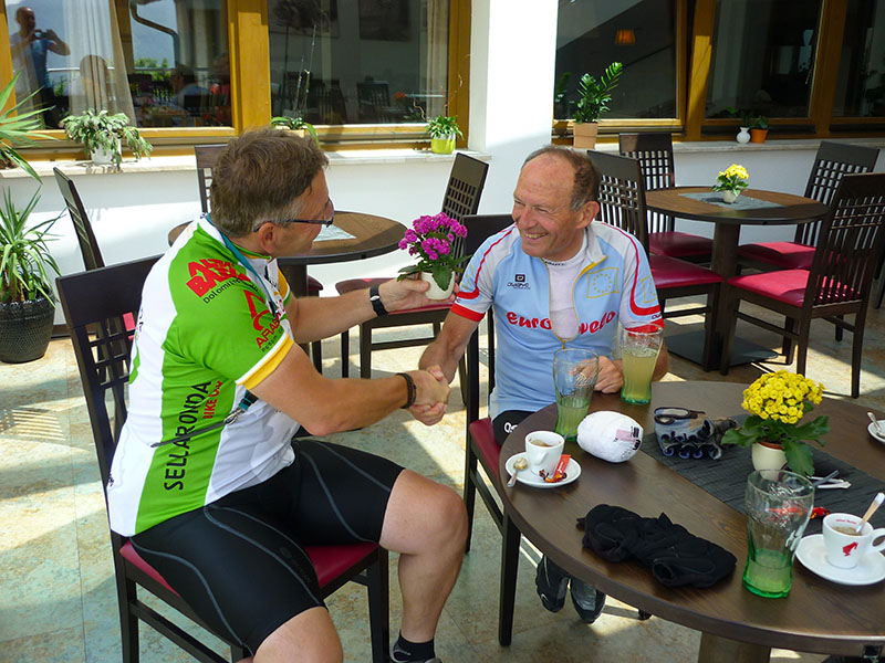 Blumen für Hanspeter für die schöne Strecke