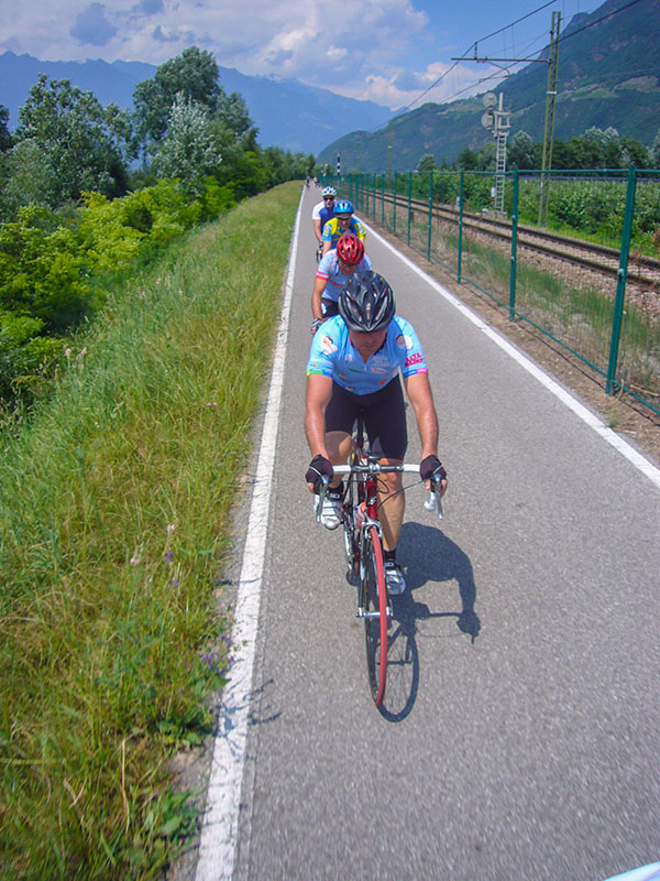 Auf dem Etschtalradweg düsen wir nun nach Kaltern weiter