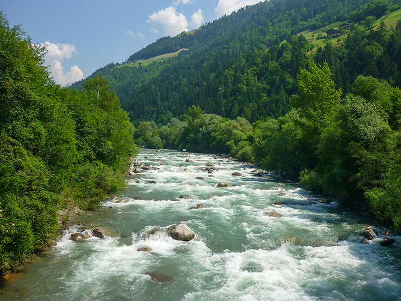 Immer wieder queren wir die Passer