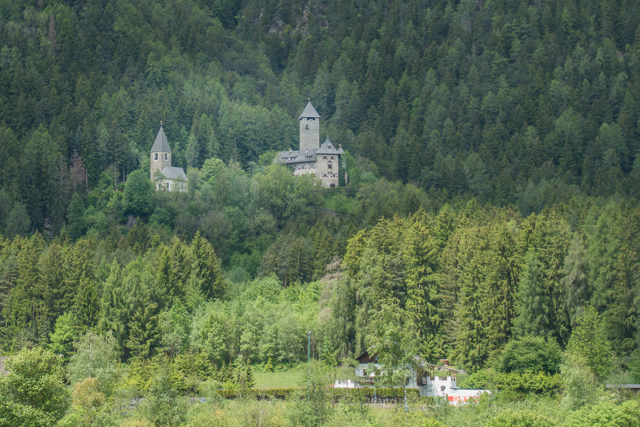 Kapelle und Burg