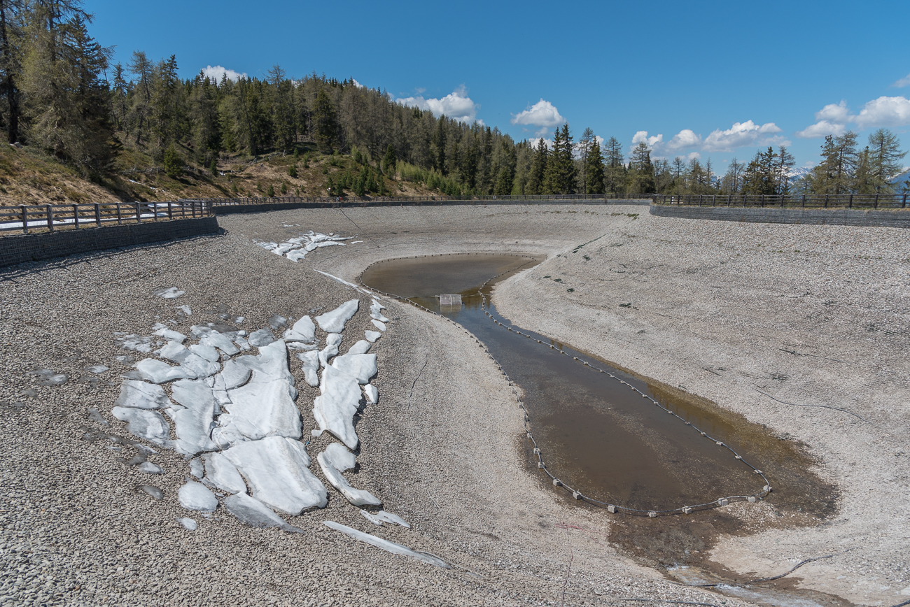 ... Wasser für die künstliche Beschneiung der Skipisten - wenn Wasser drin ist ;-)