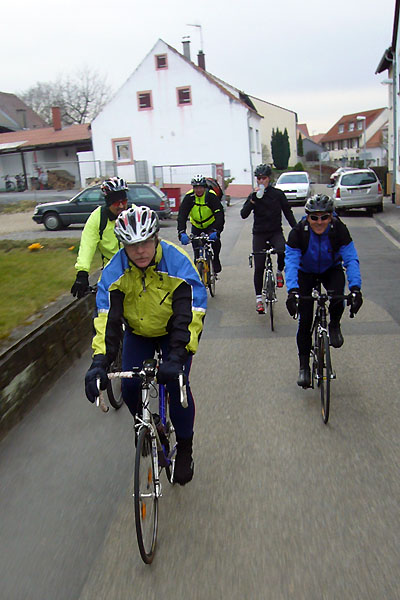 Dick vermummt sind wir unterwegs