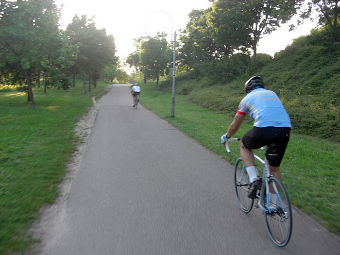 Zurück durch die Klotzanlage