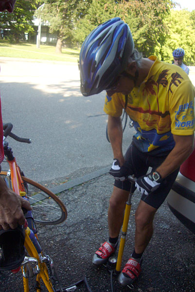 Clemens pumpt Carlos Rad auf