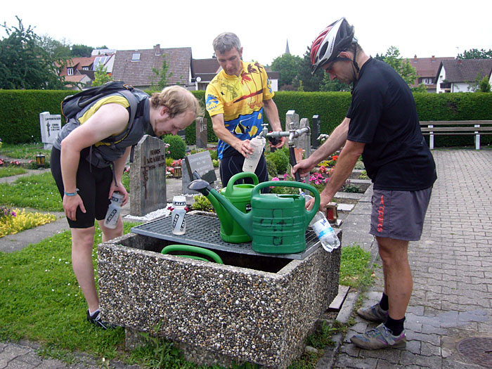Bei den Temperaturen waren die Flaschen schon bald leer