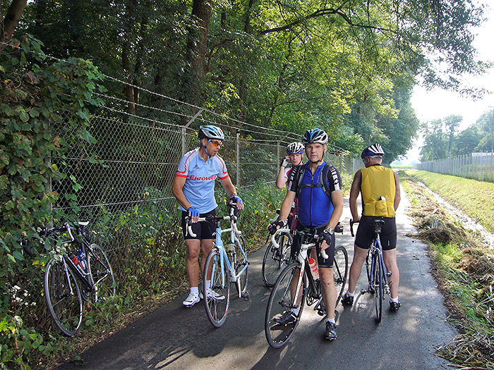 Warten: Bei der Formel 1 geht so ein Reifenwechsel viel schneller ;-)