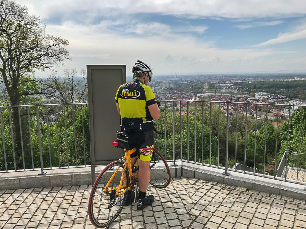 Leider nur ein Handy-Bild auf dem Turmberg, da Speicherkarte am Fotoapparat defekt war