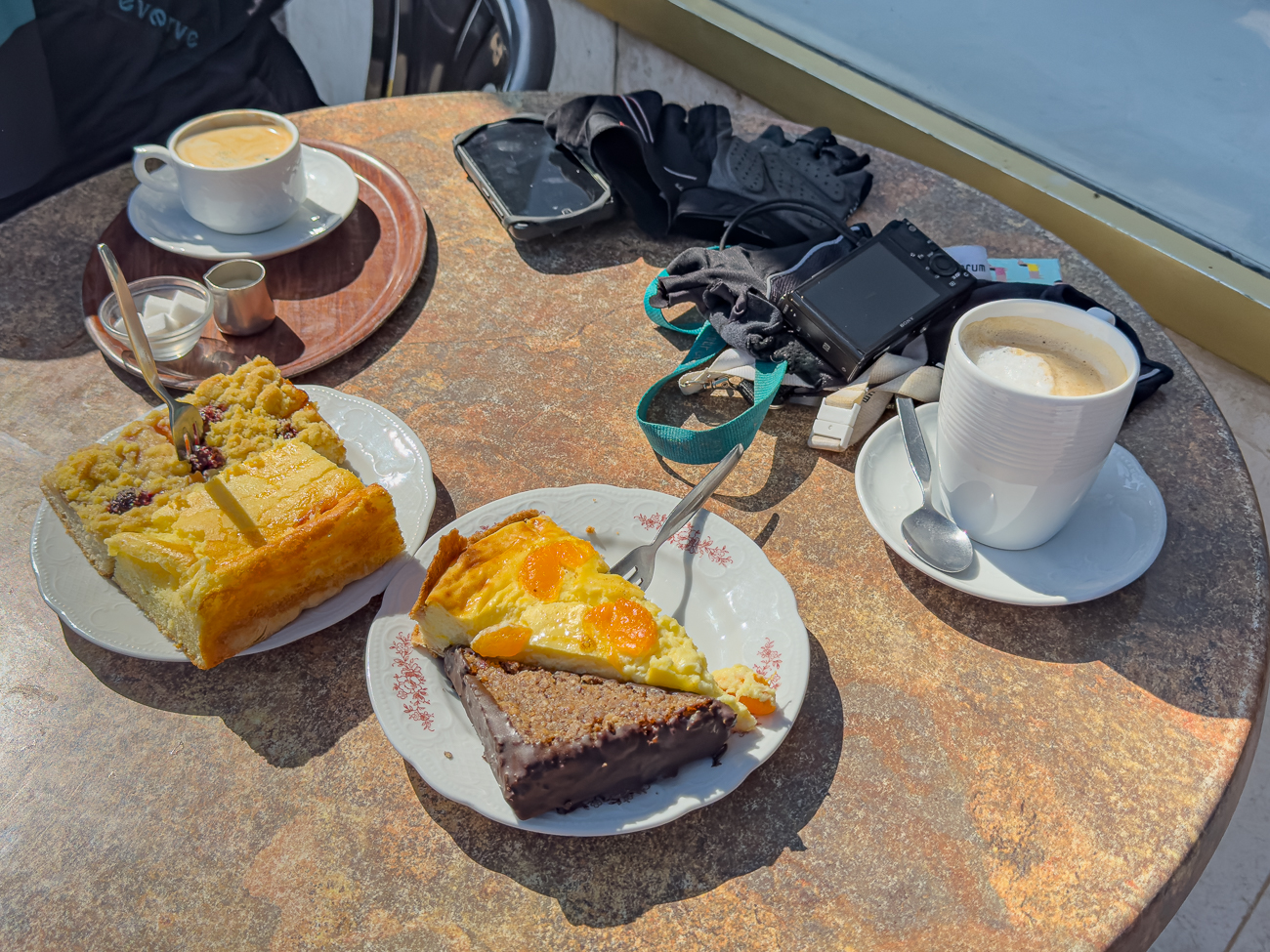 Das Café war zwar nicht das Heimeligste ...