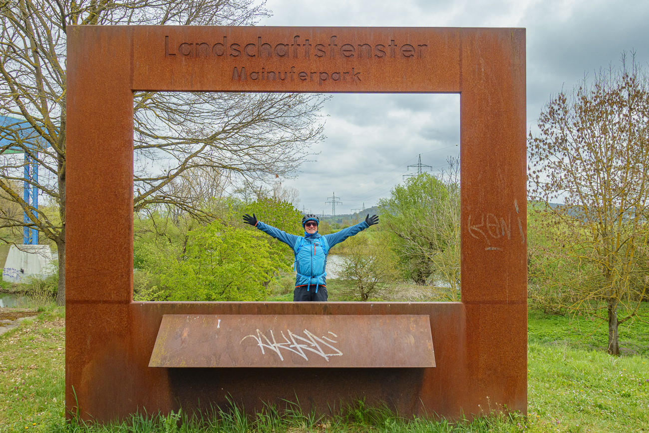 Jürgen im Landschaftsfenster