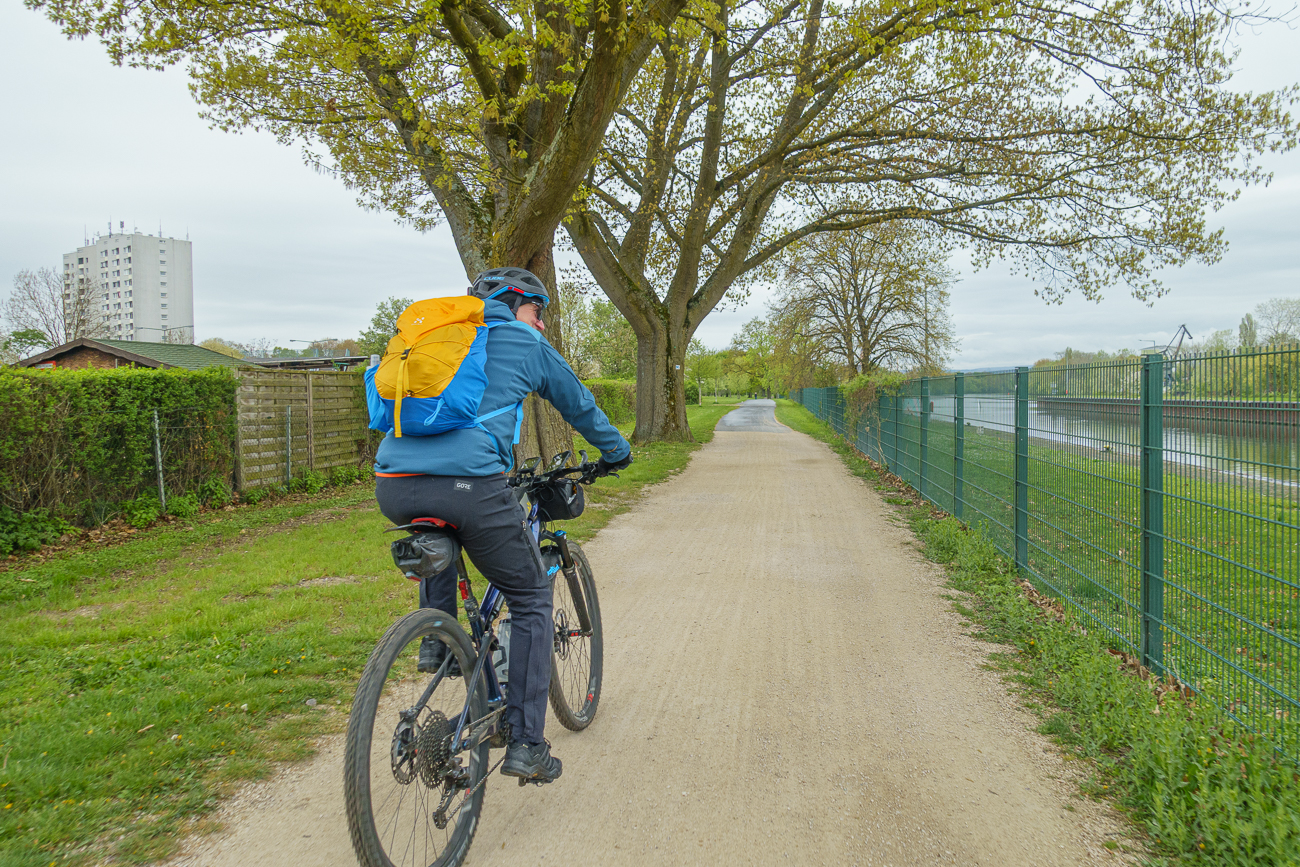 Eingezäunt auf dem Radweg ;-)