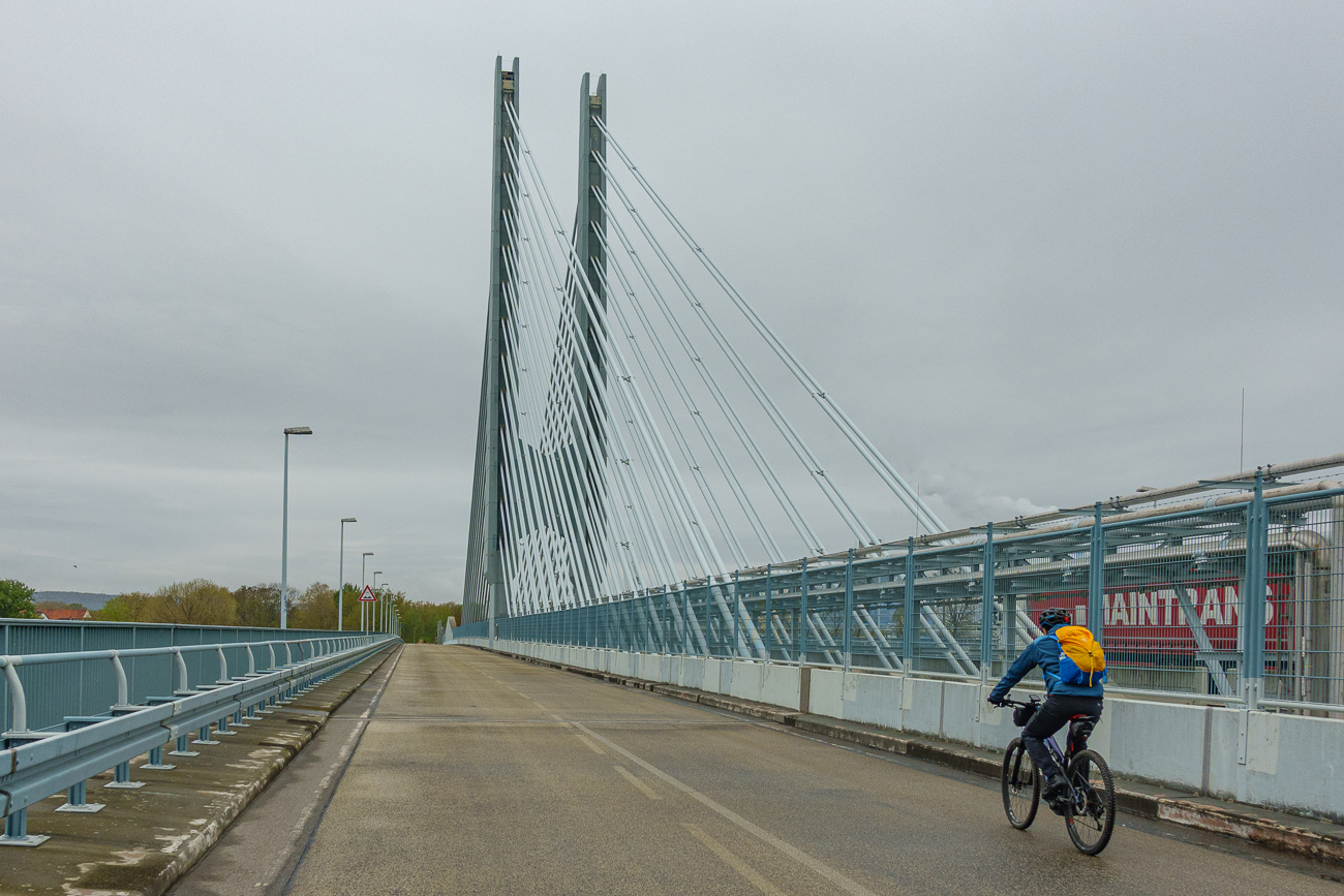 Schöne Hängebrücke