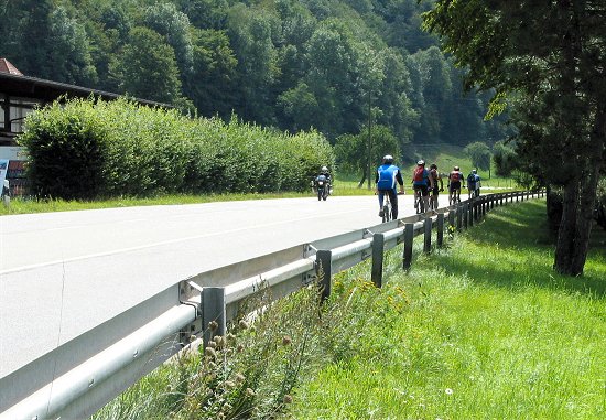 Weiter geht's, die Steigungen beginnen langsam