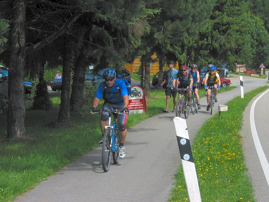 Reinhard liegt leicht in F&uuml;hrung