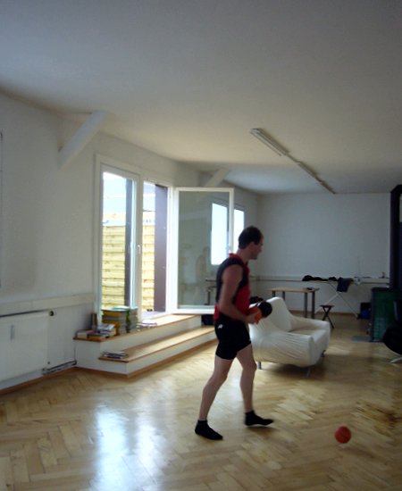 Markus versucht sich lieber im Jonglieren 