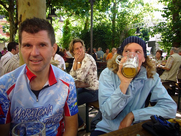 Annegret macht's richtig, ein Prost auf die sch&ouml;ne Tour