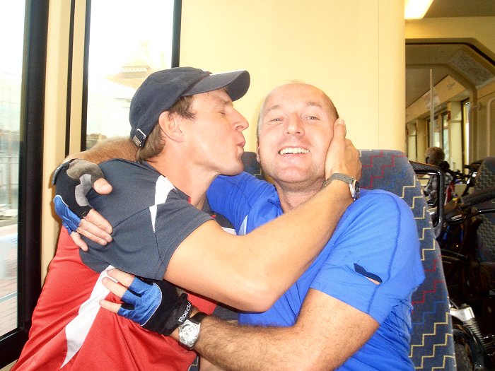 So manchem steigt der Sekt wohl in den Kopf ;-)