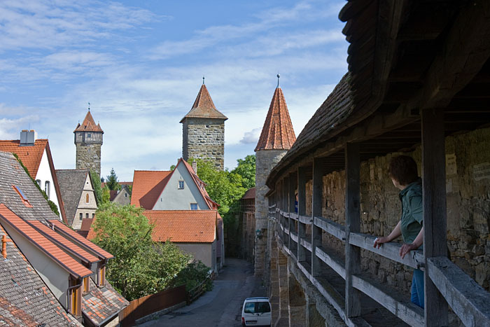An der begehbaren Stadtmauer Rothenburgs