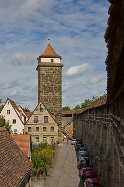 Ein weiterer Turm mit Stadttor