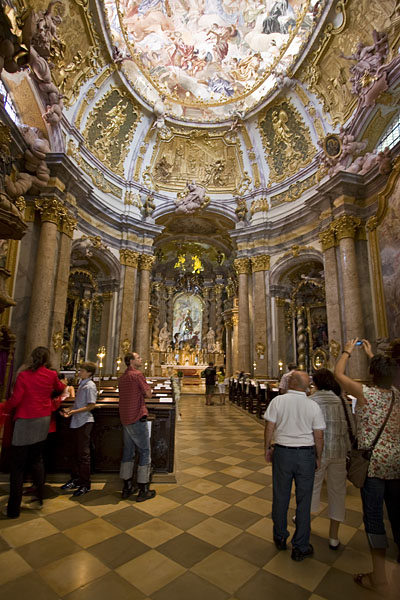 Im Inneren der Kirche
