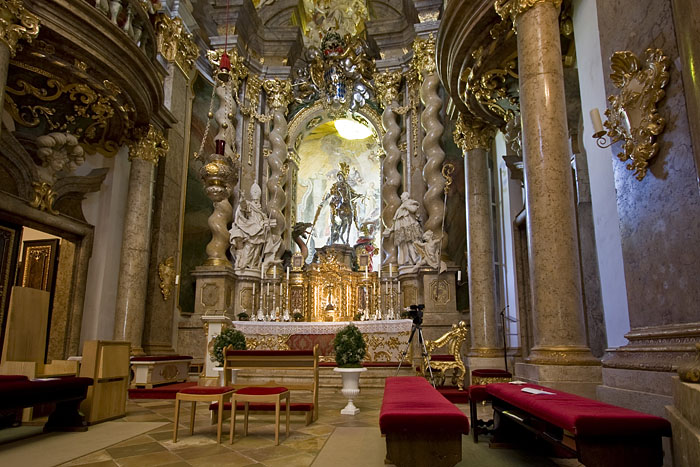 Reich verzierter Altar