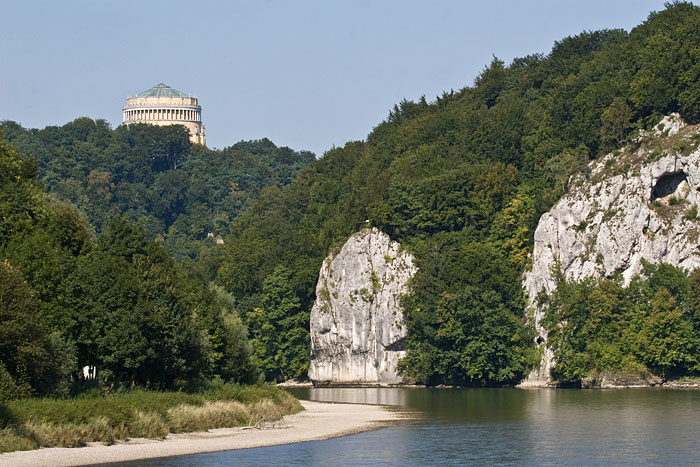 Die Befreiungshalle auf dem Michelsberg von der anderen Seite gesehen