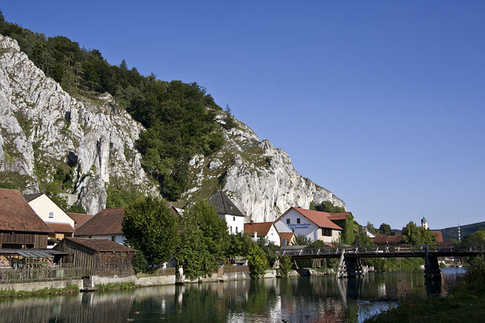 Bruck und Bruckturm, die alte Holzbr&uuml;cke &uuml;ber den Main-Donau Kanal