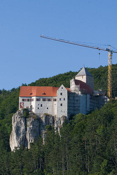 Schloss Prunn bei Riedenburg, leider mit Kran :-(