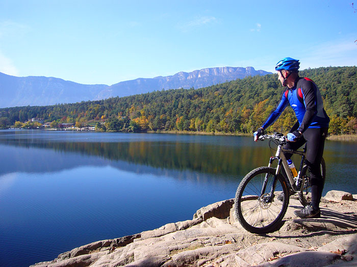 Blick über den großen Montiggler See