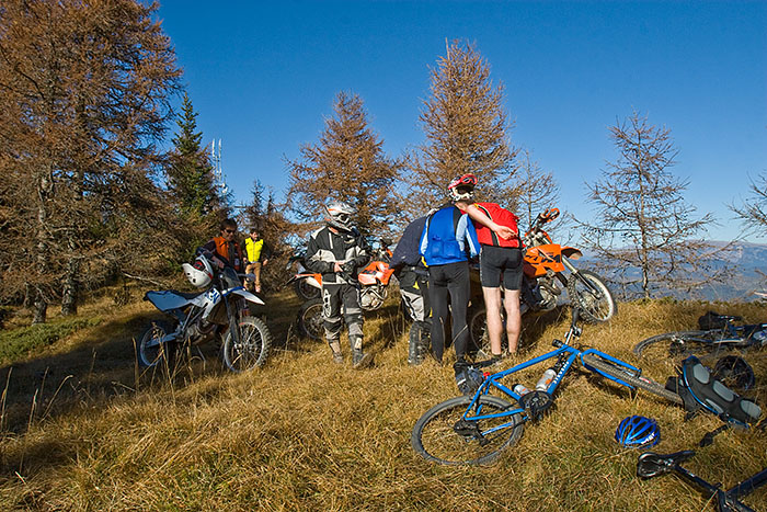 Auch Endurofahrer haben den Weg hier hinauf gefunden