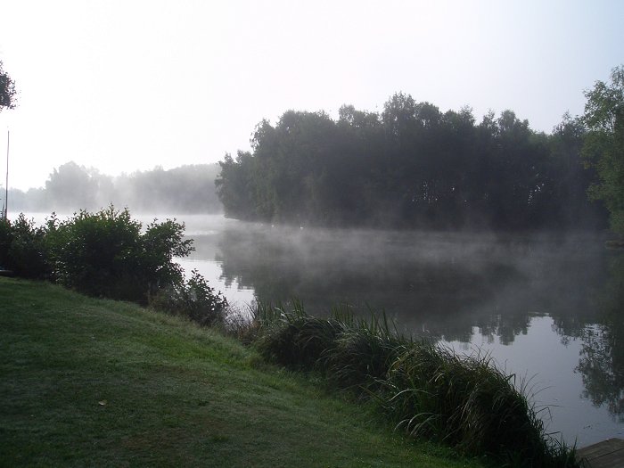 ... wabert &uuml;ber dem See