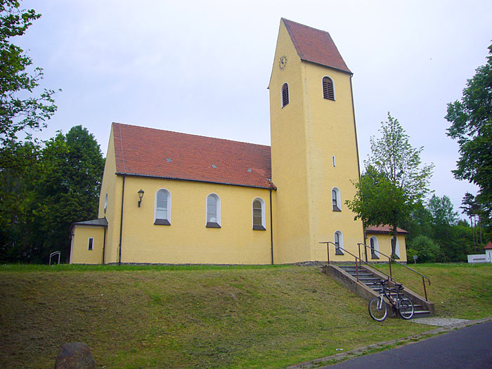 Kirche bei Pleußen